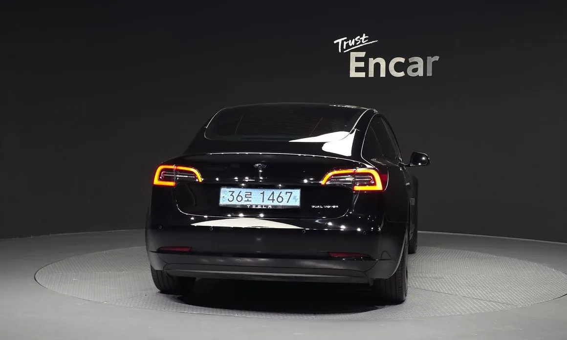 Tesla Model 3 — фото 7