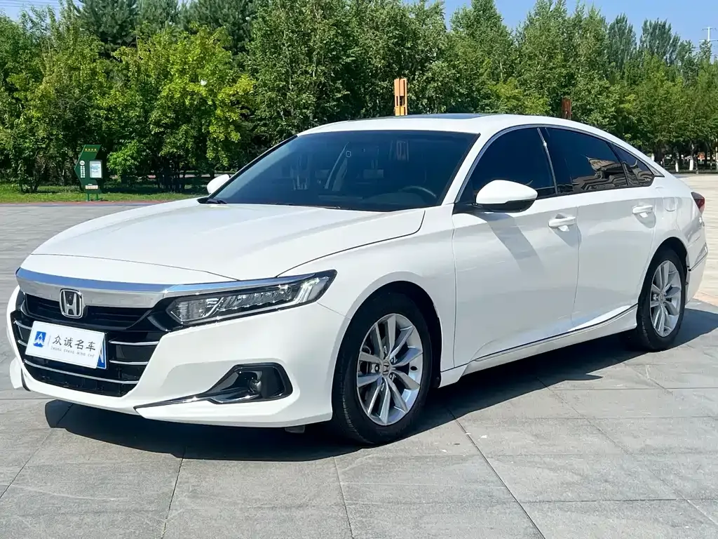 Honda Accord — фото 1