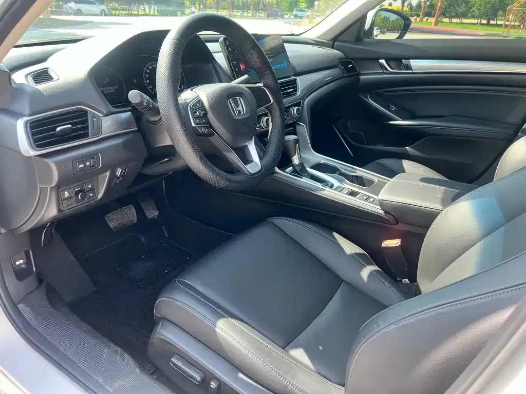Honda Accord — фото 5