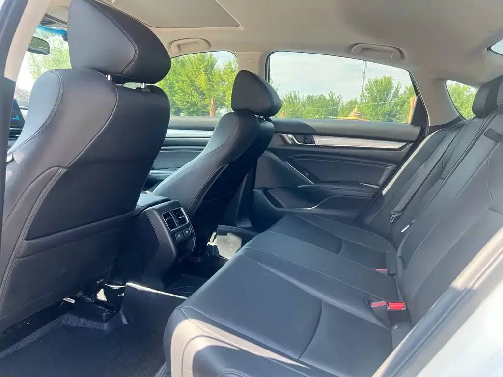 Honda Accord — фото 3
