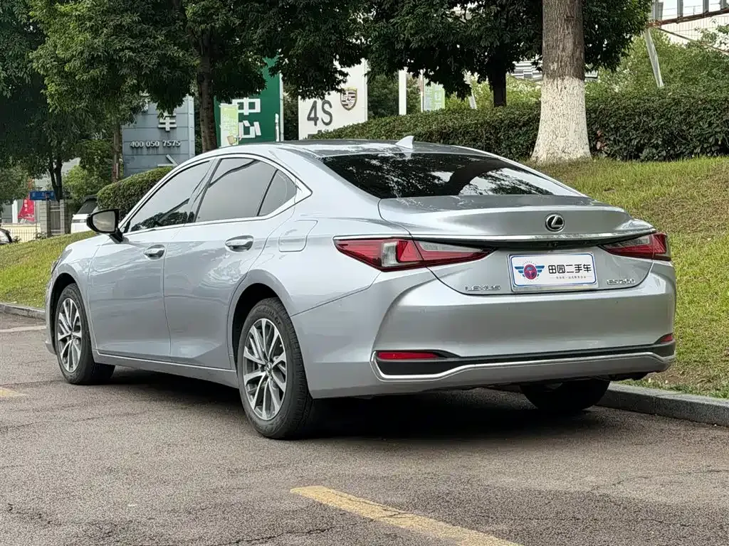 Lexus ES — фото 8