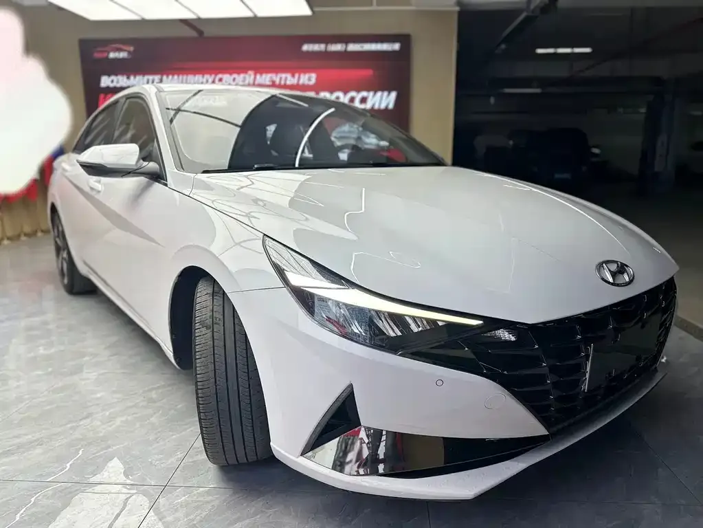 Hyundai Elantra — фото 7