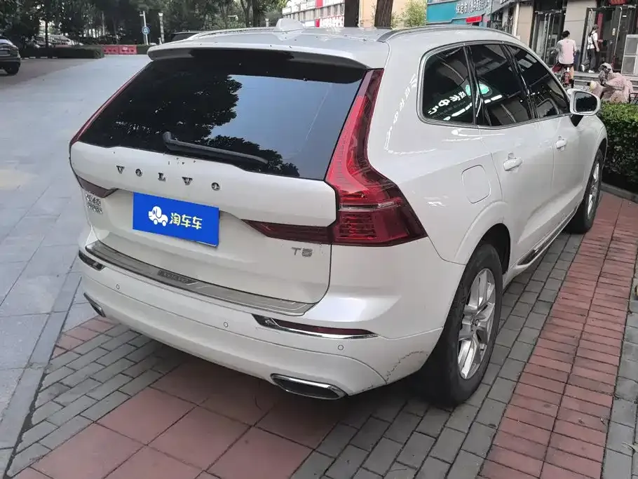 Volvo XC60 — фото 9