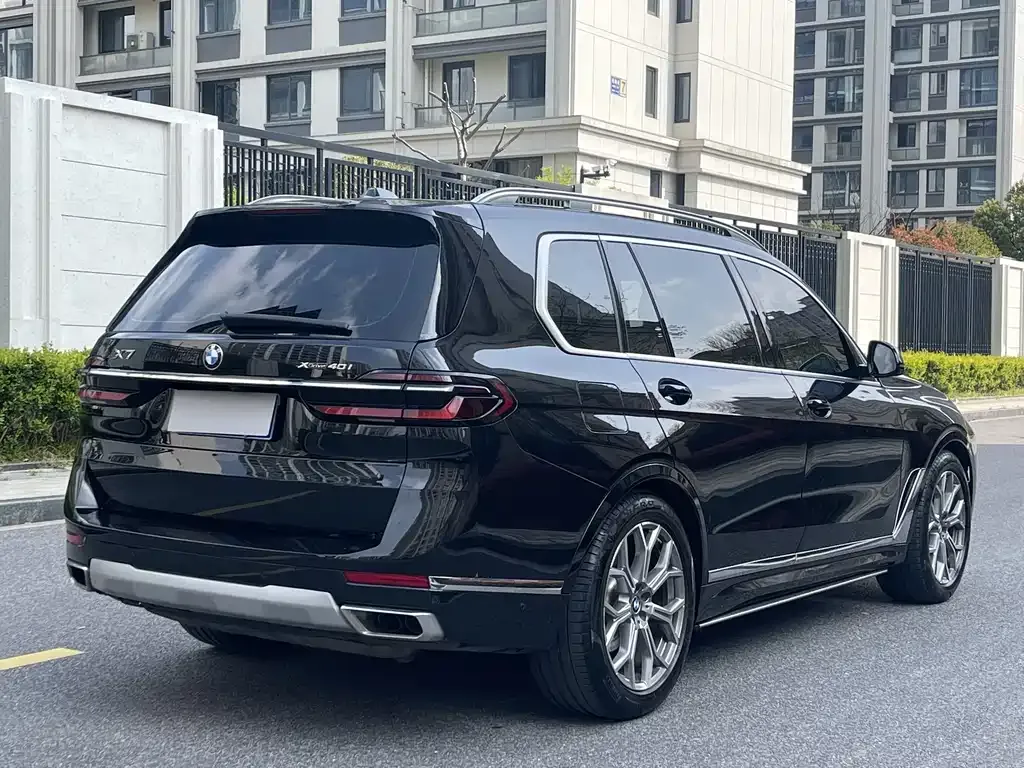 BMW X7 — фото 9