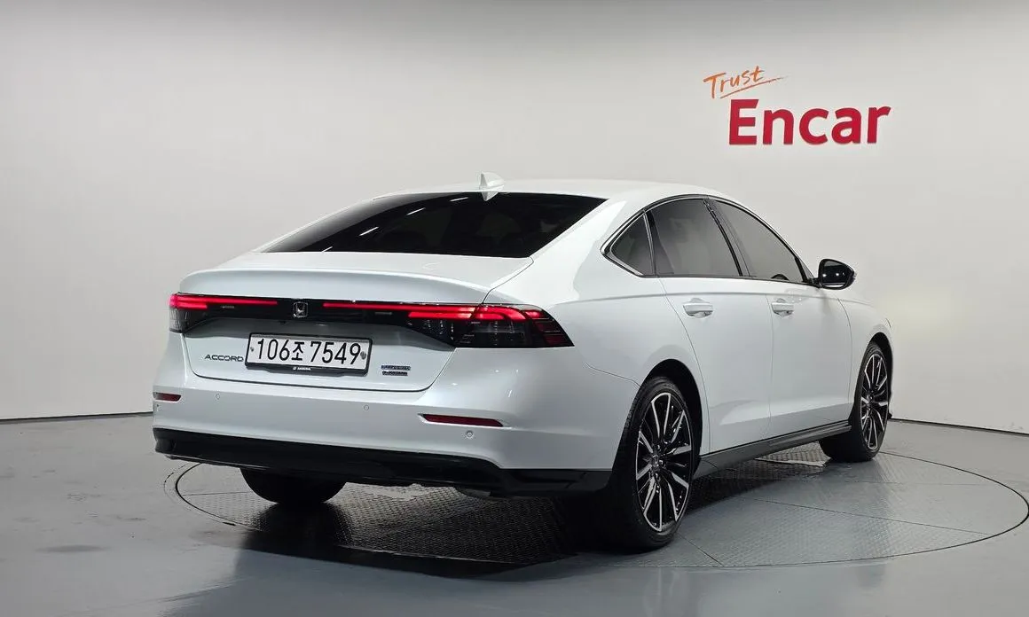 Honda Accord — фото 3