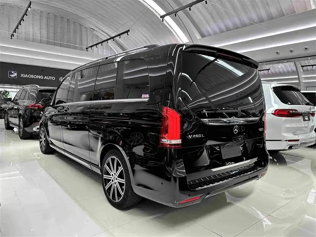 Mercedes-Benz V-Class — фото 10