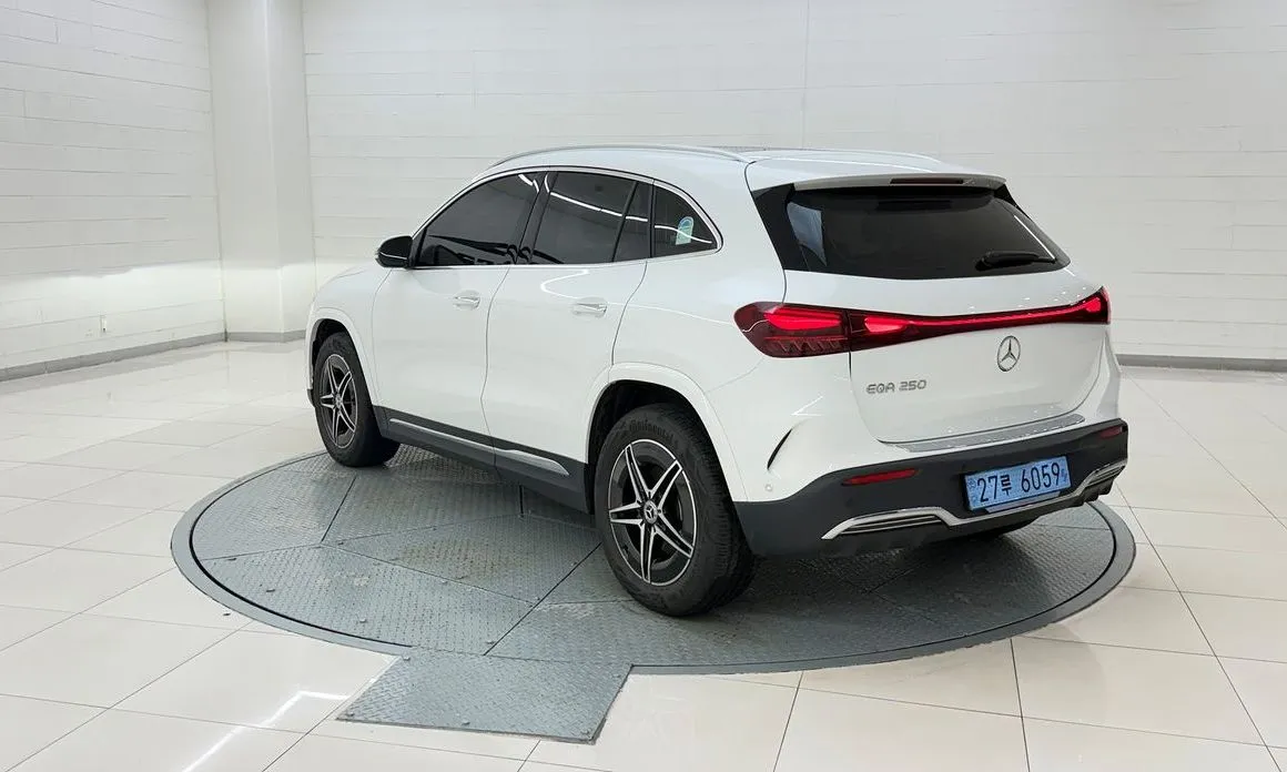 Mercedes-Benz EQA — фото 8