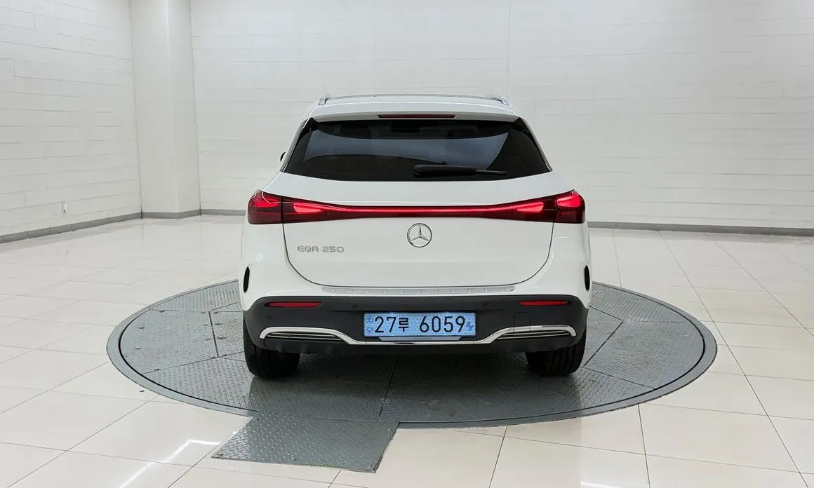 Mercedes-Benz EQA — фото 2