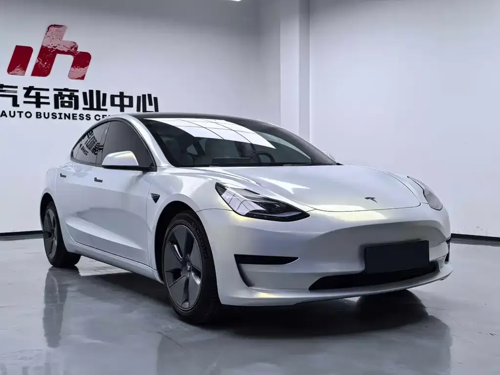 Tesla Model 3 — фото 4