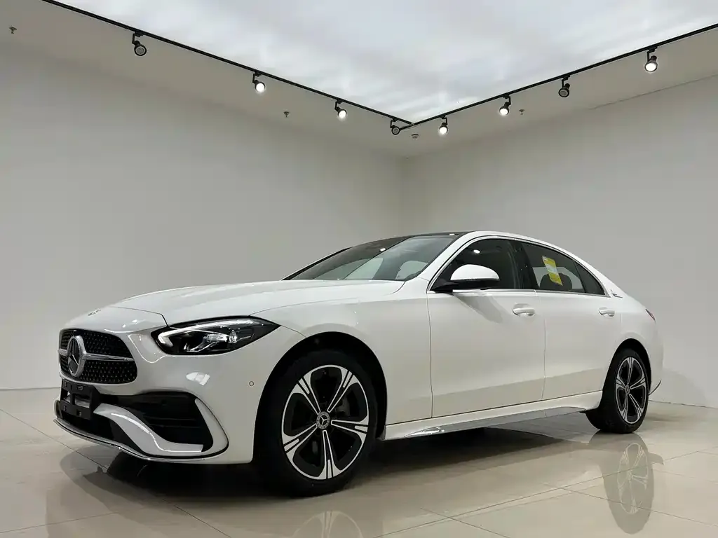 Mercedes-Benz C-Class — фото 1