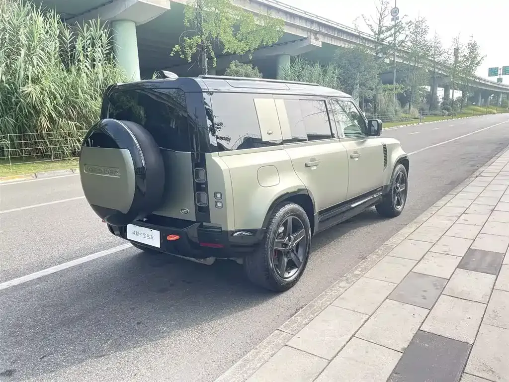 Land Rover Defender — фото 6