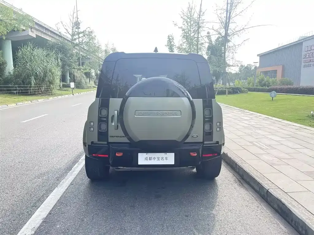 Land Rover Defender — фото 8