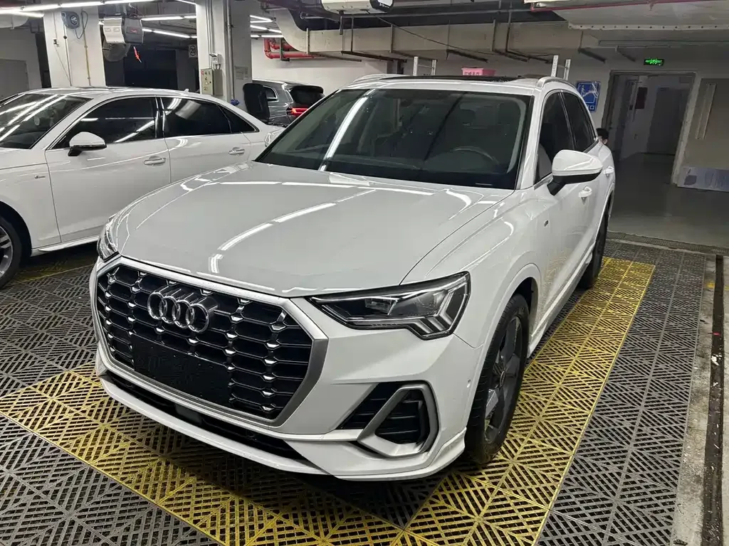 Audi Q3 — фото 1