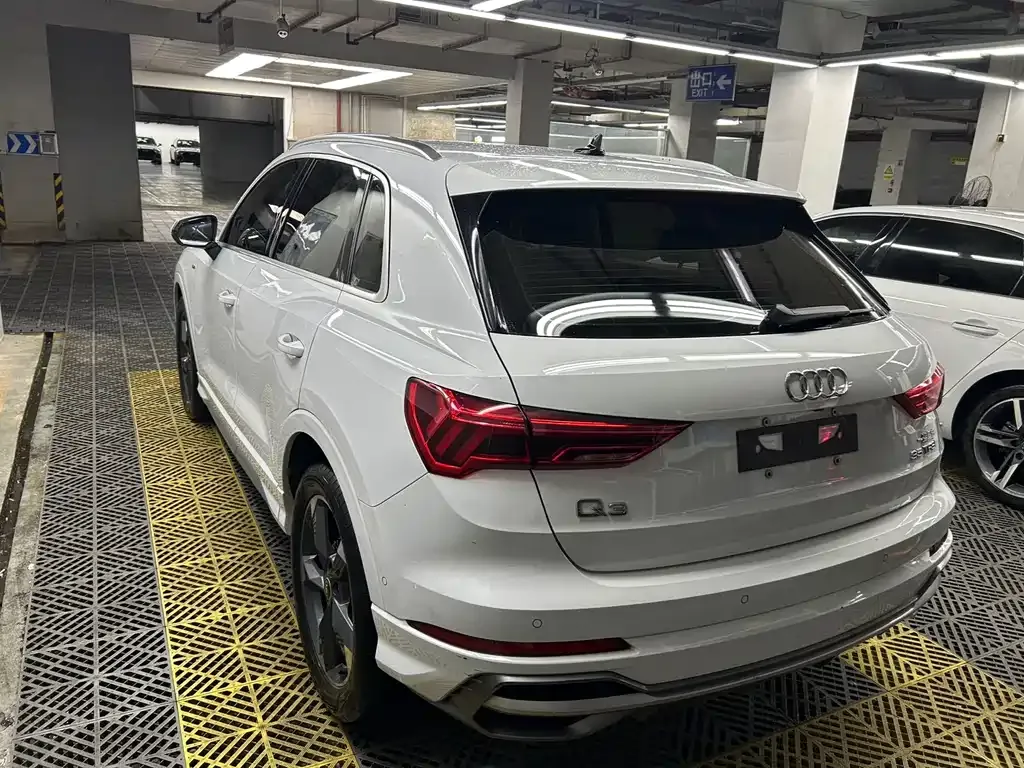 Audi Q3 — фото 10