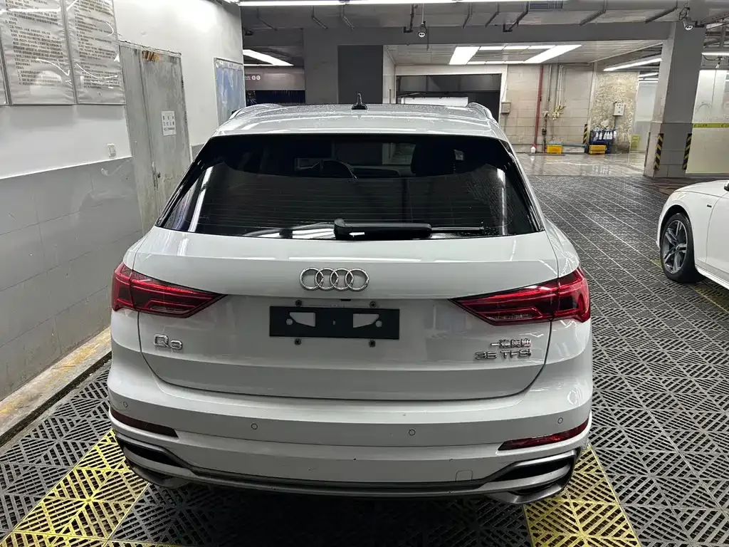 Audi Q3 — фото 8