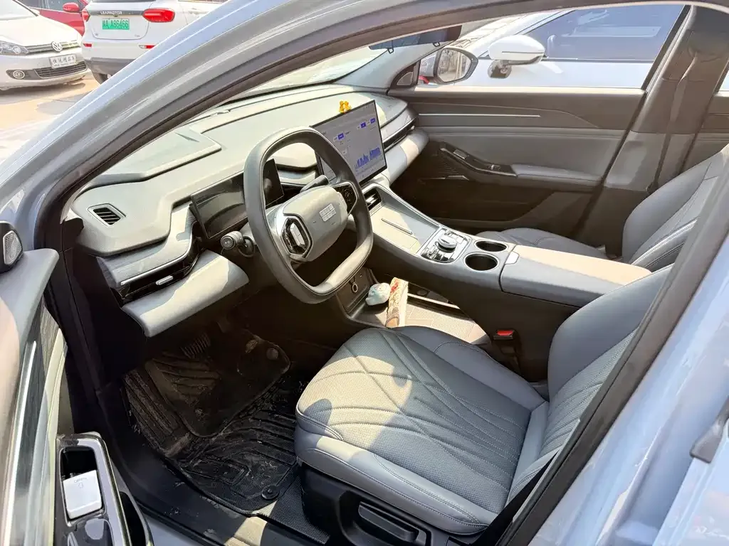 Geely Galaxy L6 — фото 6