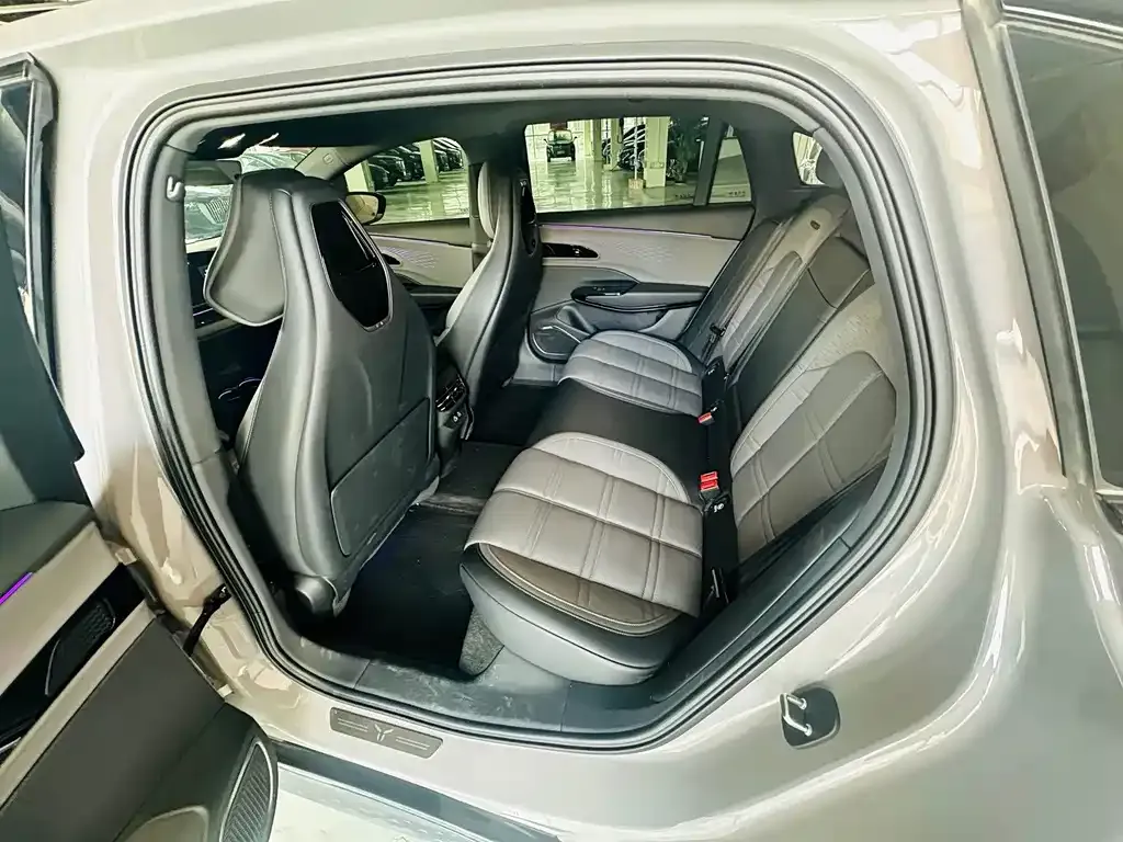 Hongqi EH7 — фото 10