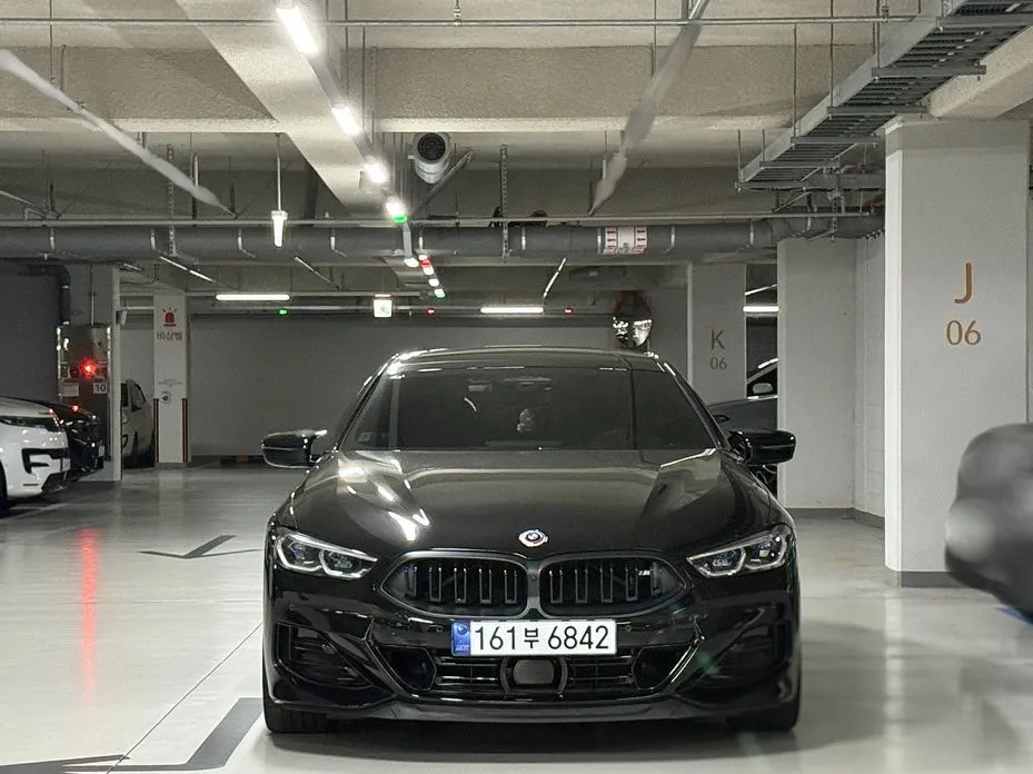 BMW 8-Series — фото 1