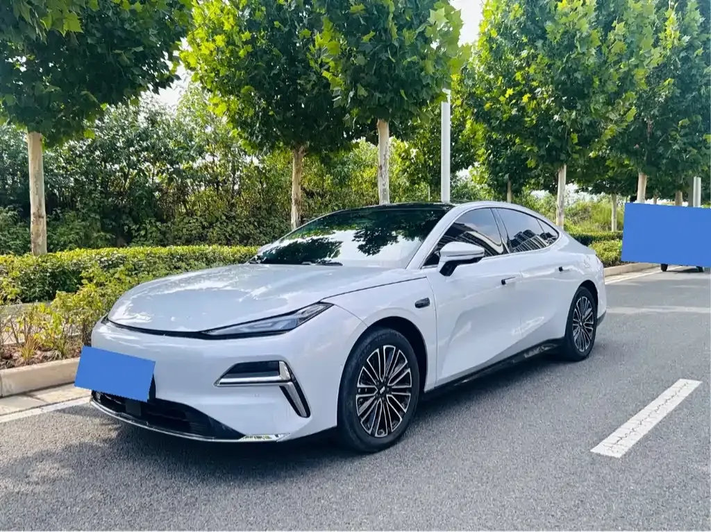 Geely Galaxy Xingyao 8