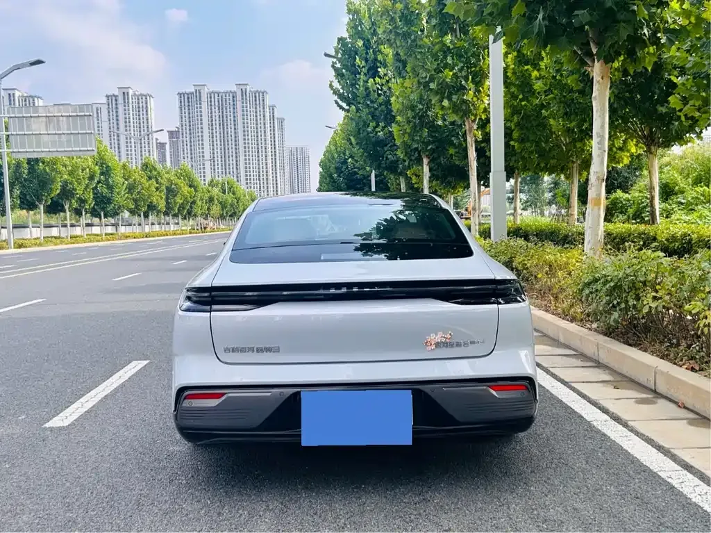 Geely Galaxy Xingyao 8 2025 из CN, фото 3