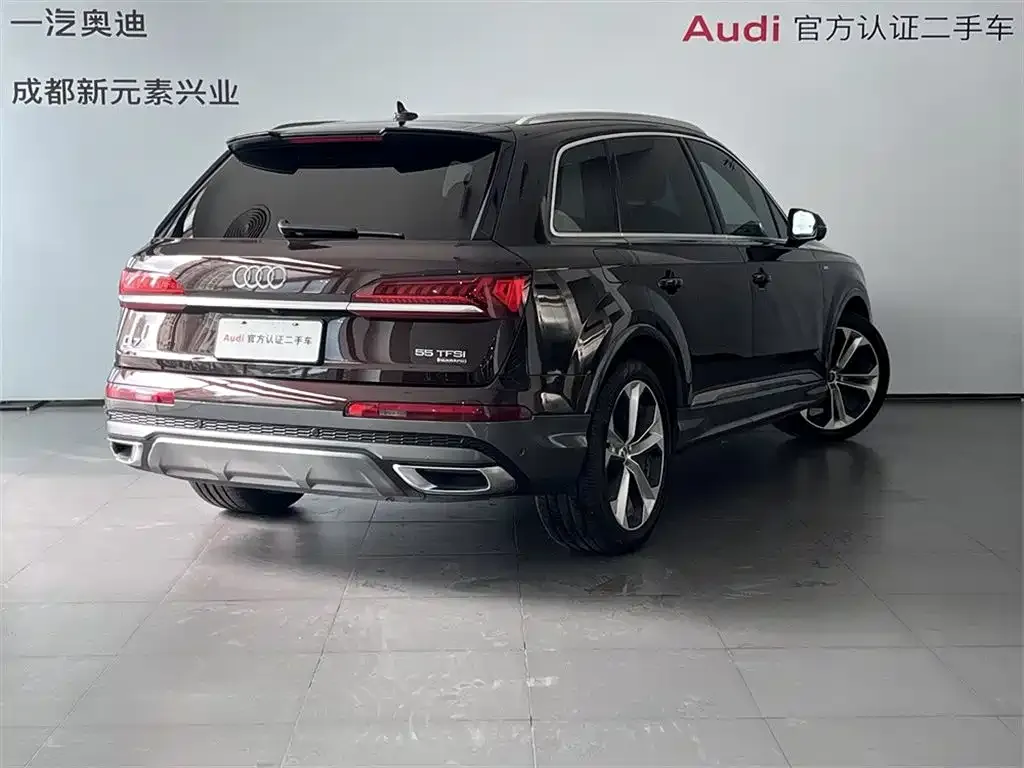 Audi Q7 — фото 10