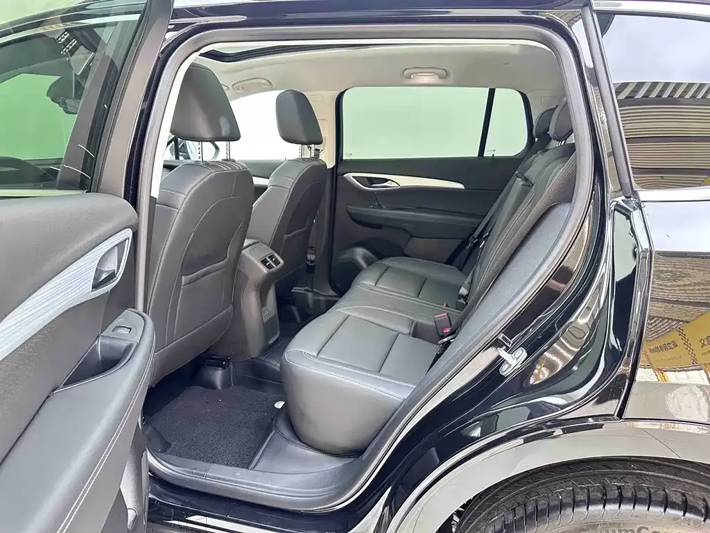 Buick Envision Plus — фото 9