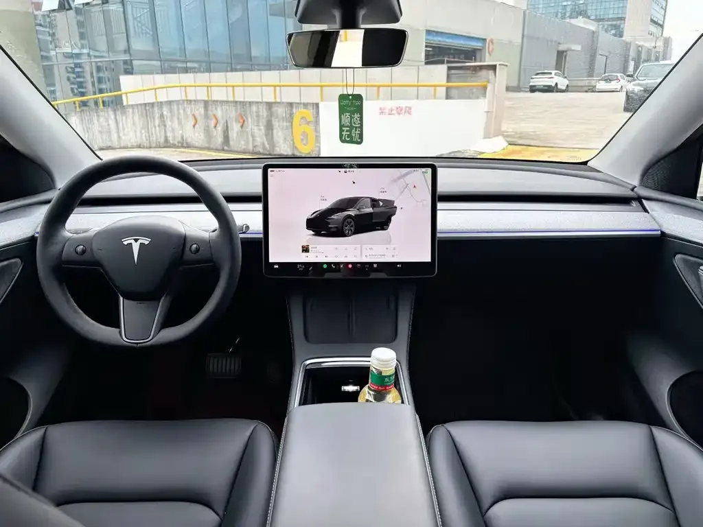 Tesla Model Y — фото 9