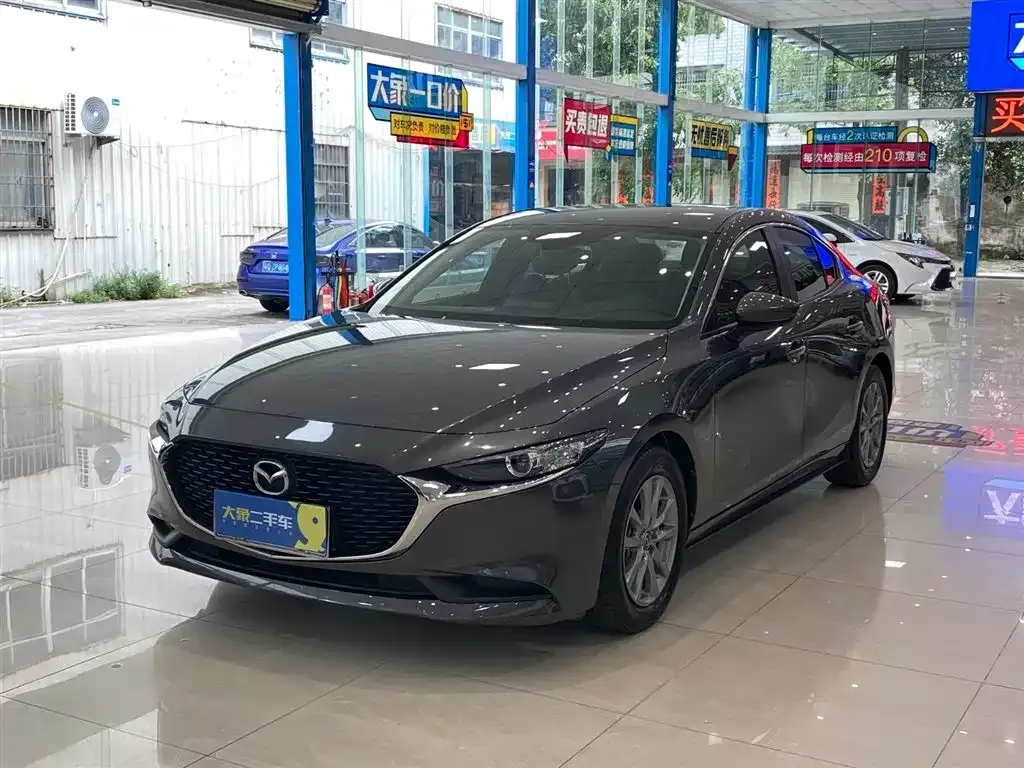 Mazda 3 Axela — фото 1