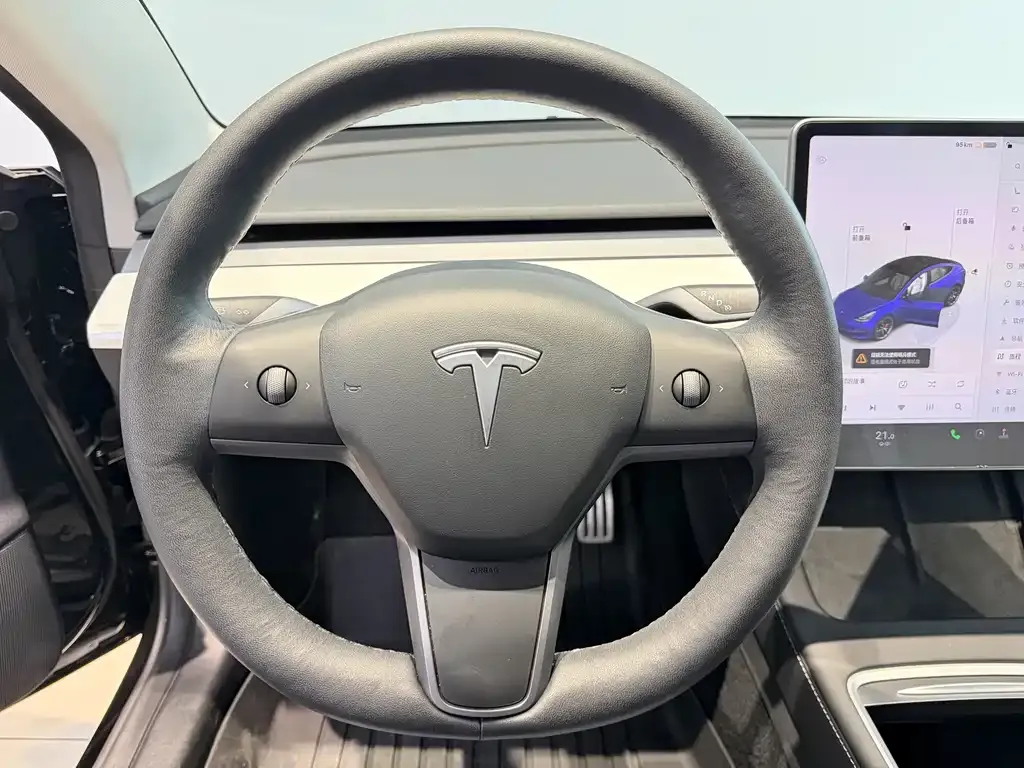Tesla Model 3 — фото 8