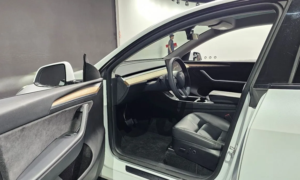 Tesla Model Y — фото 4
