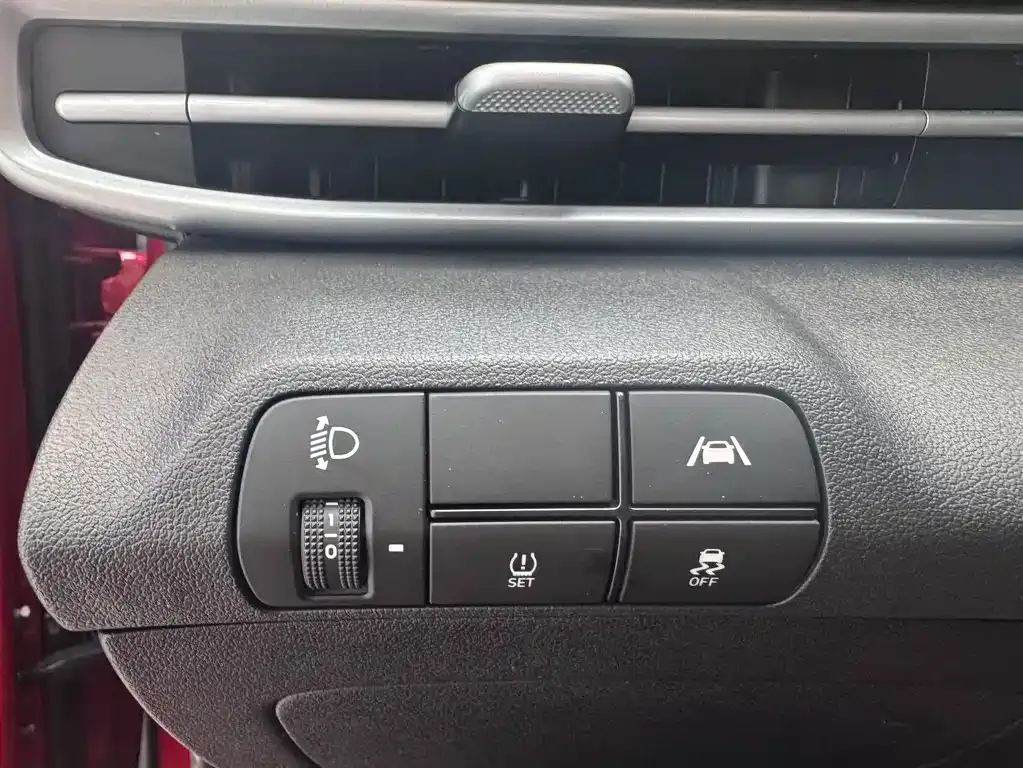 Hyundai Elantra — фото 9