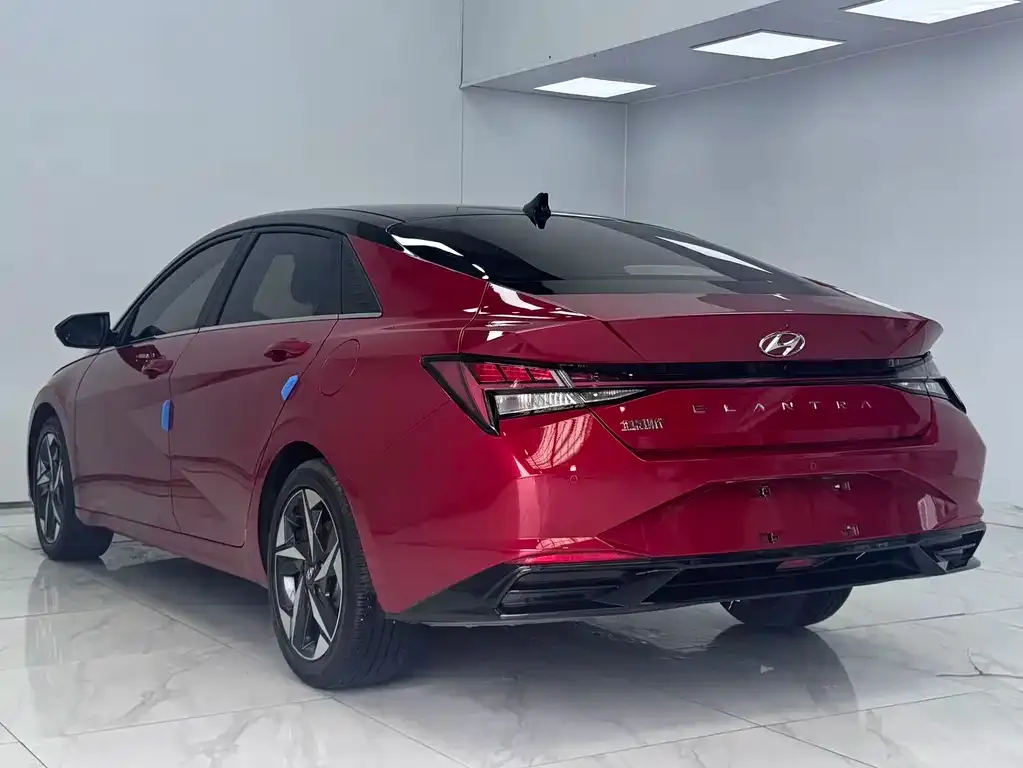 Hyundai Elantra — фото 4