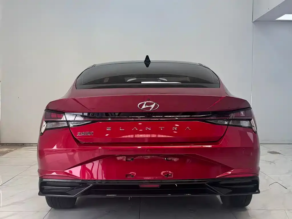 Hyundai Elantra — фото 7