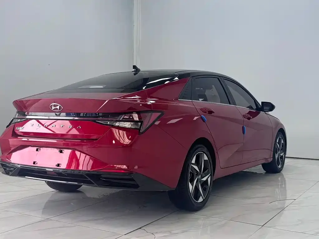 Hyundai Elantra — фото 10