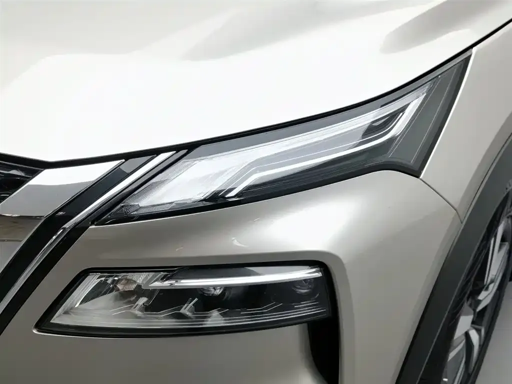 Nissan X-Trail — фото 5