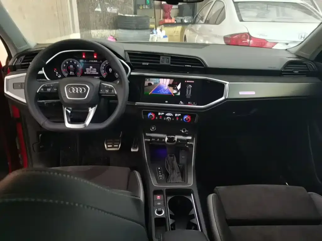 Audi Q3 — фото 2