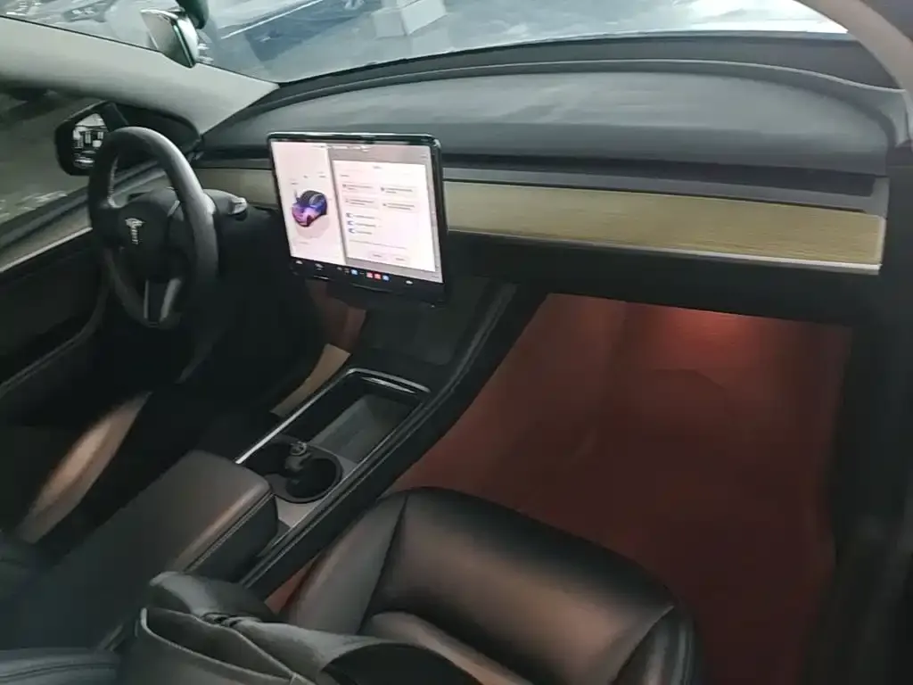 Tesla Model Y — фото 2