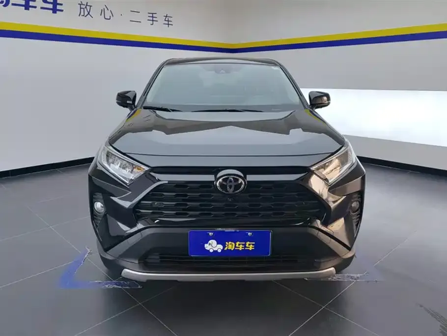 Toyota RAV4 — фото 2