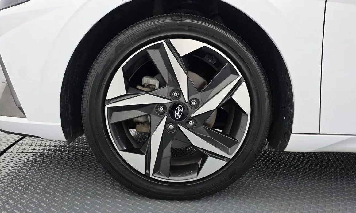 Hyundai AVANTE — фото 3