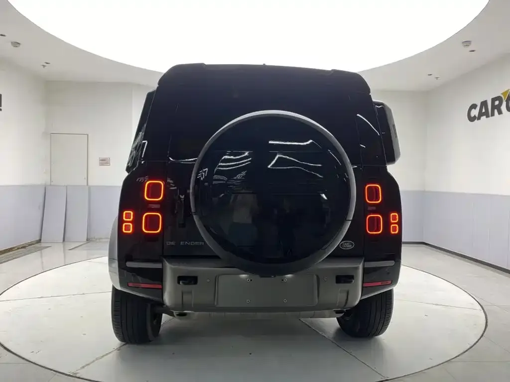 Land Rover Defender — фото 4