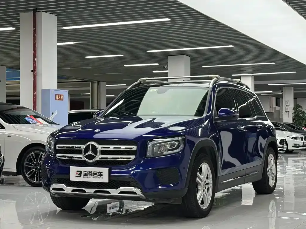 Mercedes-Benz GLB — фото 1