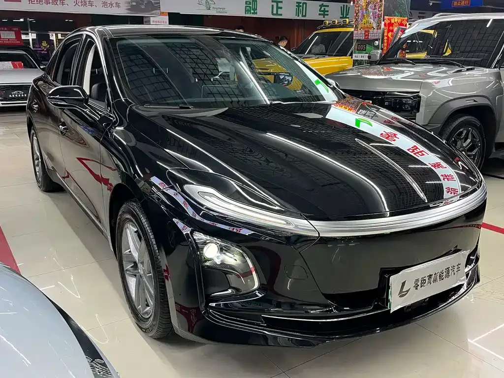 Hongqi E-QM5 — фото 1