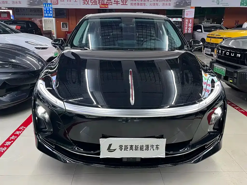 Hongqi E-QM5 — фото 8