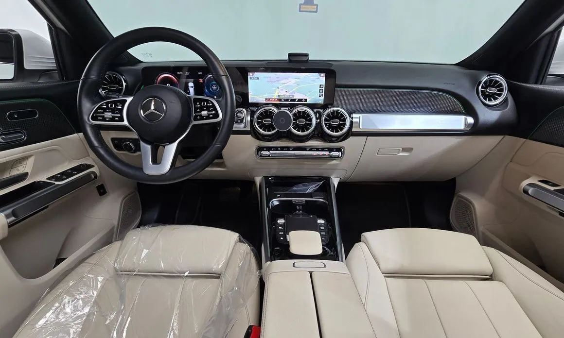 Mercedes-Benz GLB-Class — фото 10