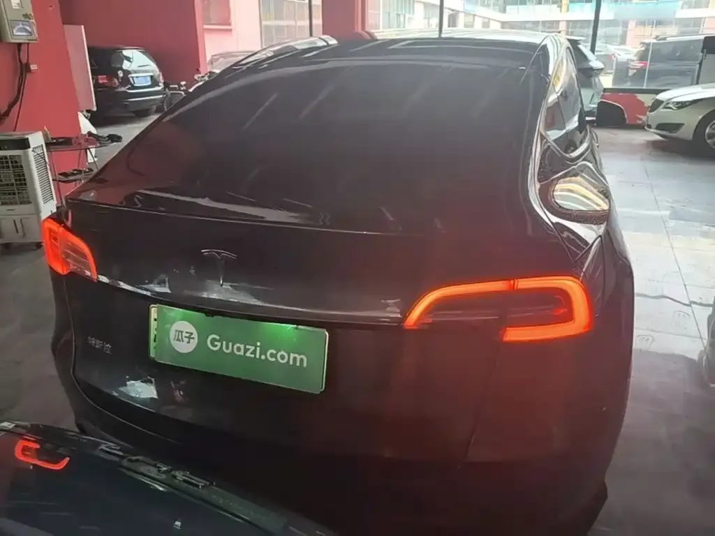 Tesla Model Y — фото 3
