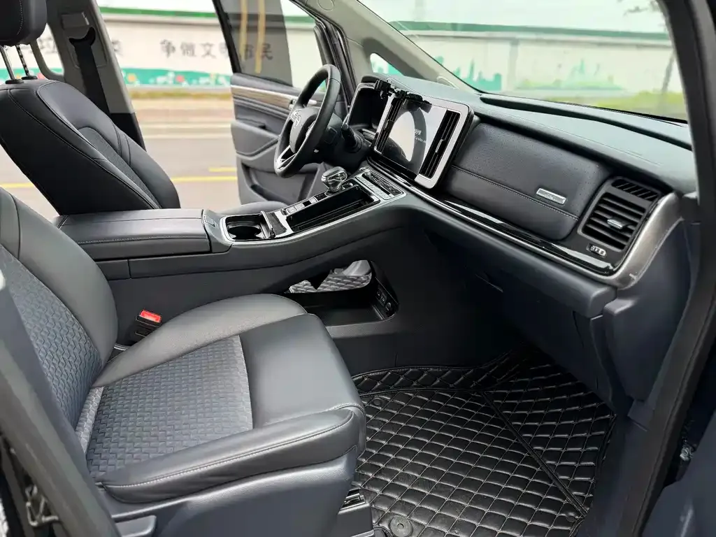 GAC Motor Trumpchi M8 — фото 6