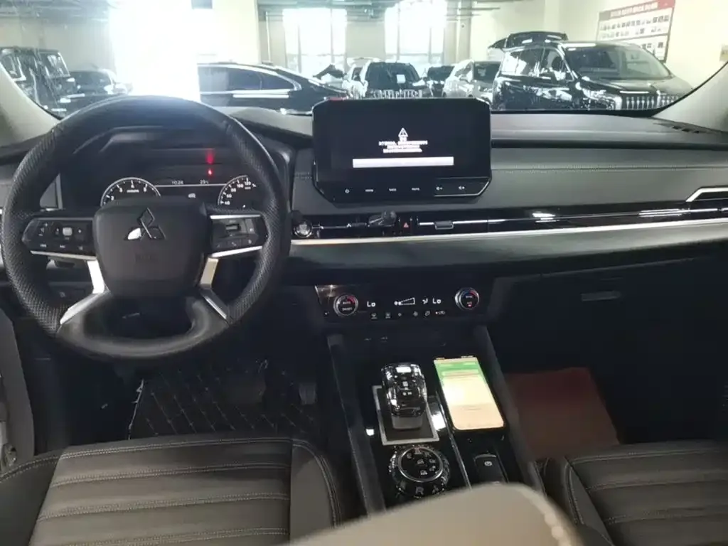 Mitsubishi Outlander 2022 из CN, фото 4