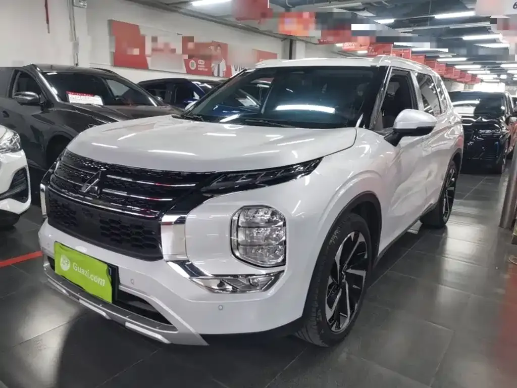 Mitsubishi Outlander 2022 из CN, фото 9