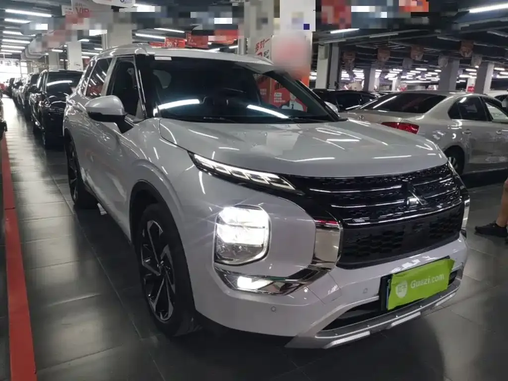 Mitsubishi Outlander 2022 из CN, фото 10