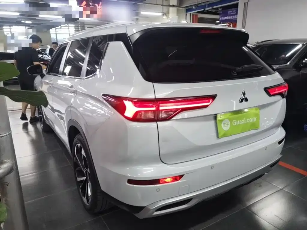 Mitsubishi Outlander 2022 из CN, фото 8